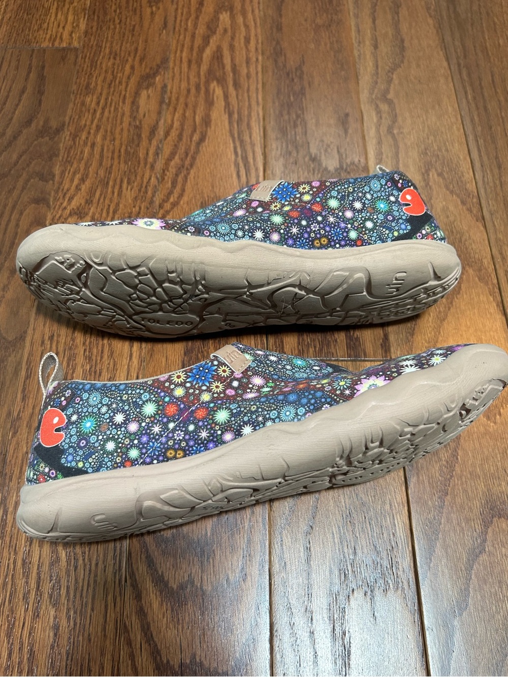 UIN 'PRAY FOR GOODNESS' TRAVEL SLIP-ON SHOES WOMENS US 10 - Picture 3 of 8